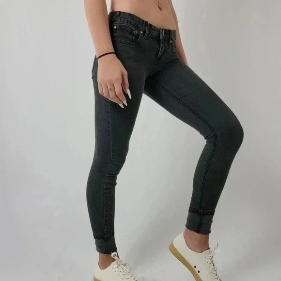 Free People LOW rise Girlfriend Black Skinny Jeans - 2 - Picture 3 of 11